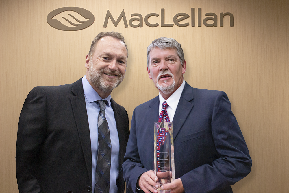 Doug Chambers is awarded with the 2018 MacLellan Leadership Award