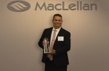 Justin Niles is awarded with the 2019 MacLellan Leadership Award